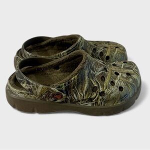 1212 CROCS Unisex Camo Fleece Lined Clogs